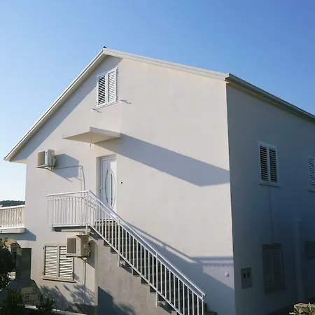 Tonia Br. 1 Appartement *
