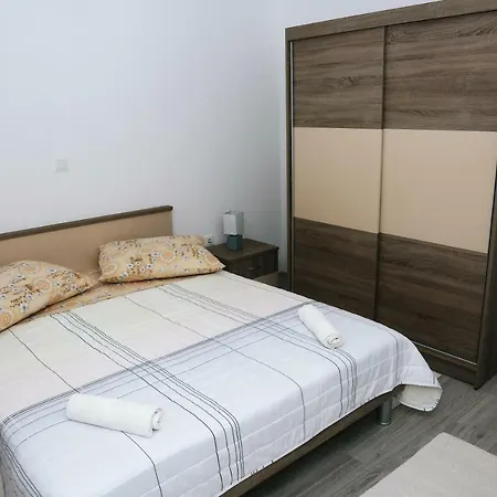 Tonia Br. 1 Appartement *