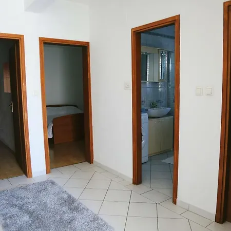 Tonia Br. 1 Daire Zavalatica