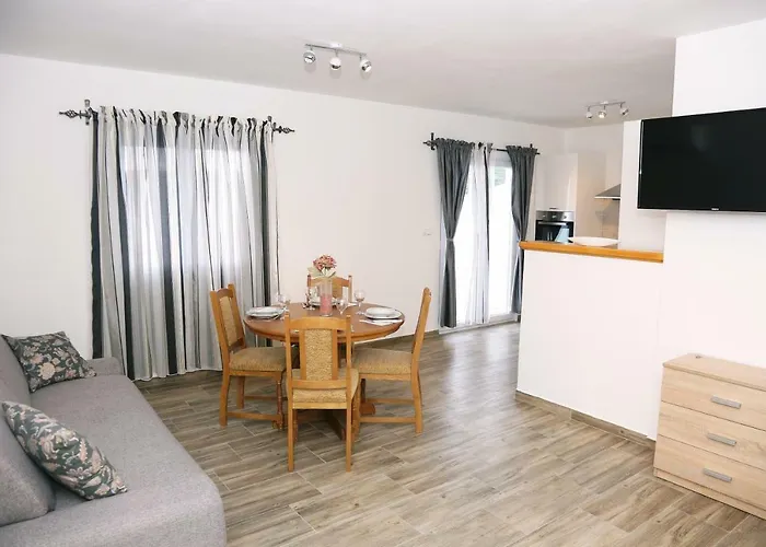Apartment Tonia Br. 1 *